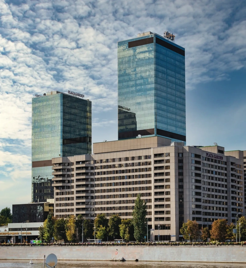 В июле 2022 года, в связи с новыми условиями работы и уходом с российского рынка британской фирмы IHG Hotels & Resorts (IHG), по решению Совета директоров ЦМТ Crowne Plaza Moscow WTC сменила название на Plaza Garden Moscow WTC.