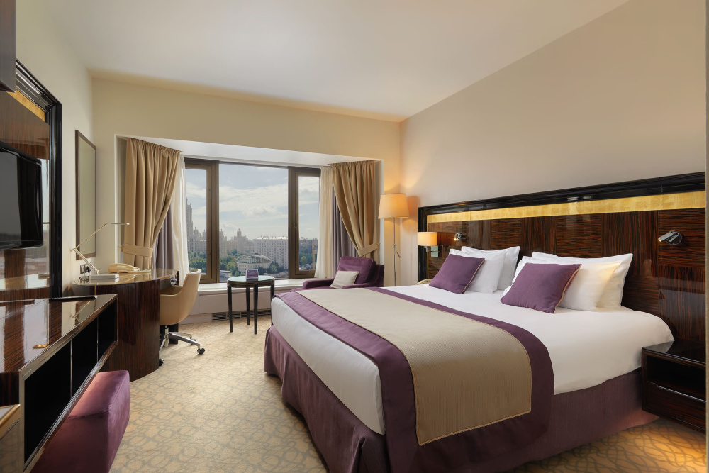 Стандарт с одной двуспальной кроватью